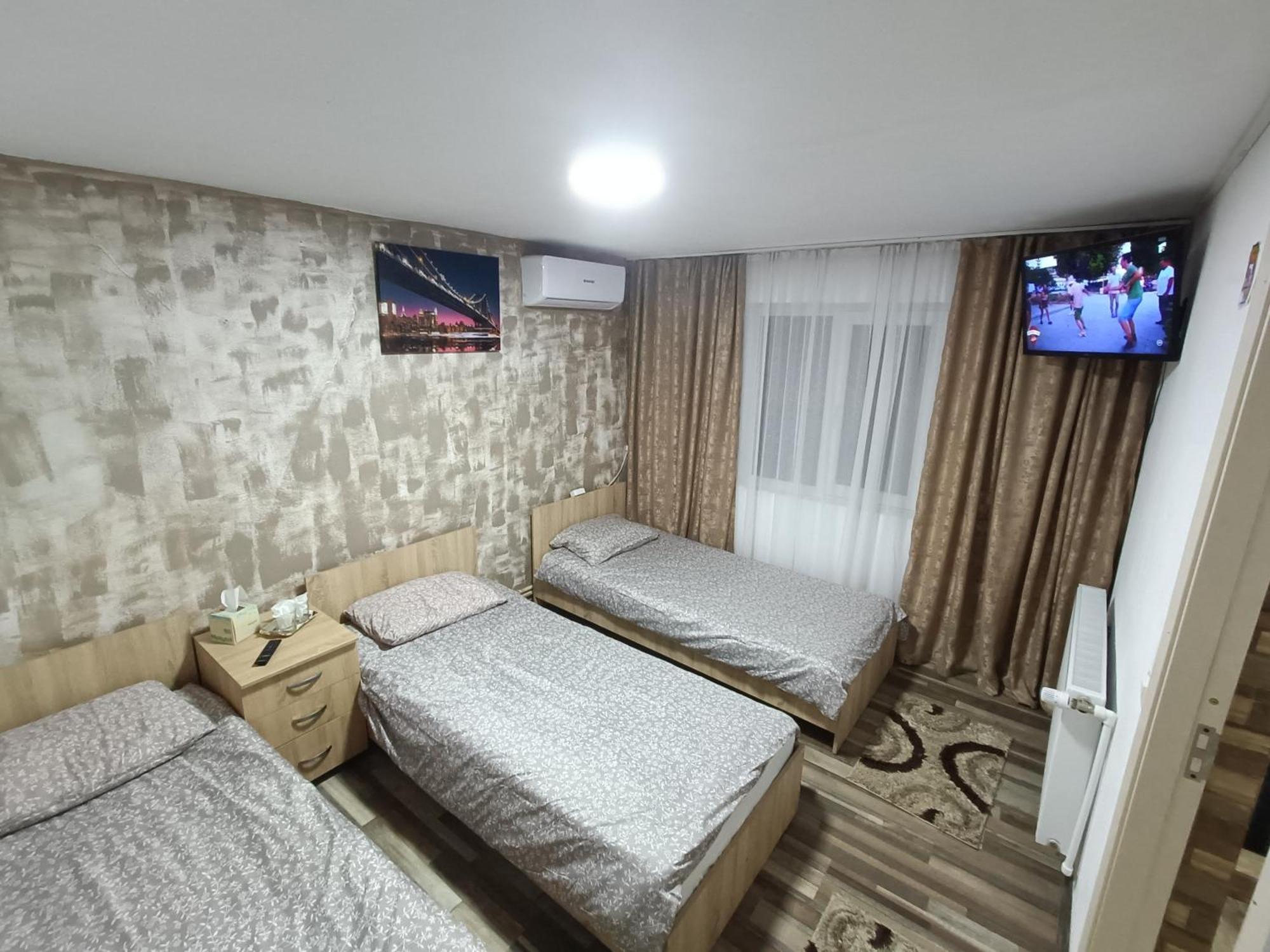 Pensiunea Casa Bianca Hotel Targu Jiu Ngoại thất bức ảnh